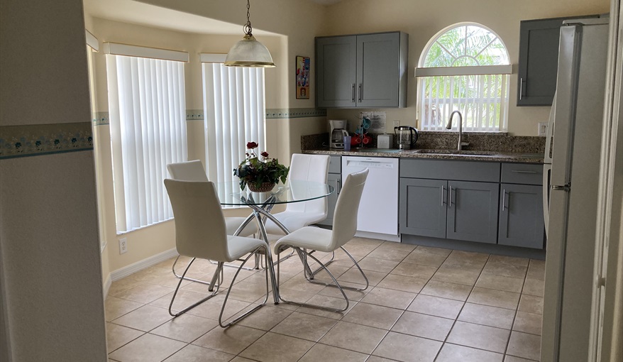 Breakfast nook - table and 4 chairs. Villa Verna in Indian Creek, Kissimmee, Orlando