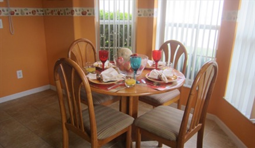 Breakfast nook - table and 4 chairs. Villa Verna in Indian Creek, Kissimmee, Orlando