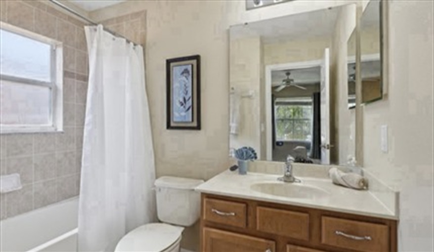 King 3 En-Suite. Watersong Villa Florida. 6 Bedrooms 5.5 Bathrooms with 4 en-suite. Conservation Views. Pool & Spa.  in Watersong, Davenport, Orlando