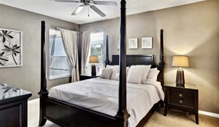 Primary King with En-Suite. Watersong Villa Florida. 6 Bedrooms 5.5 Bathrooms with 4 en-suite. Conservation Views. Pool & Spa.  in Watersong, Davenport, Orlando