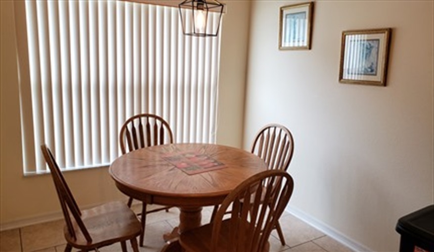 Breakfast Nook. Lakeside Lodge at Eagle Pointe in Eagle Pointe, Kissimmee, Orlando