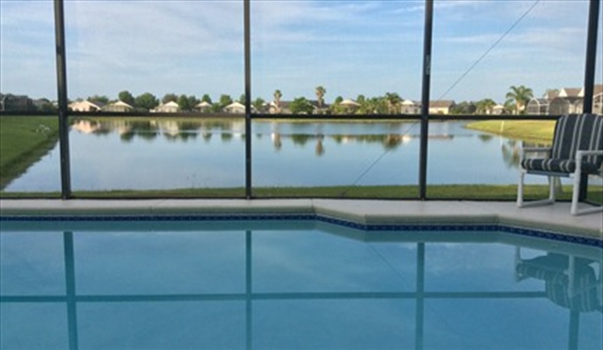 Pool and Lake View. Lakeside Lodge at Eagle Pointe in Eagle Pointe, Kissimmee, Orlando