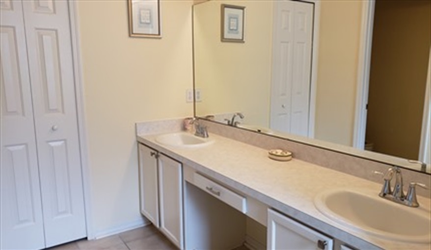 Master Bathroom. Lakeside Lodge at Eagle Pointe in Eagle Pointe, Kissimmee, Orlando