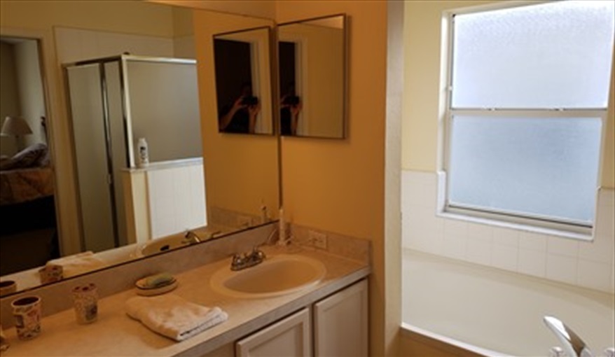 Master Bathroom. Lakeside Lodge at Eagle Pointe in Eagle Pointe, Kissimmee, Orlando