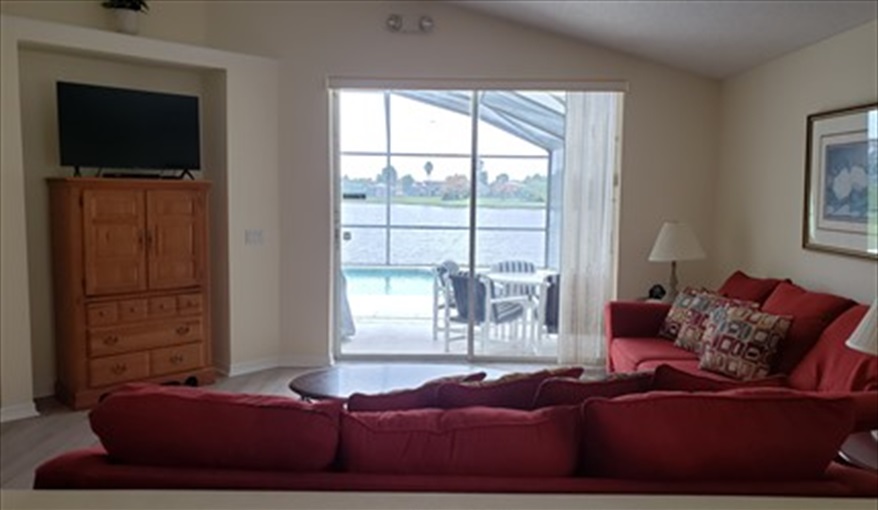 Living Room. Lakeside Lodge at Eagle Pointe in Eagle Pointe, Kissimmee, Orlando