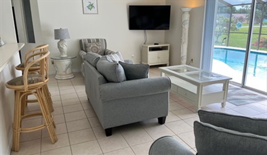 Living Room. Sunshine Villa in Loma Linda, Davenport, Orlando