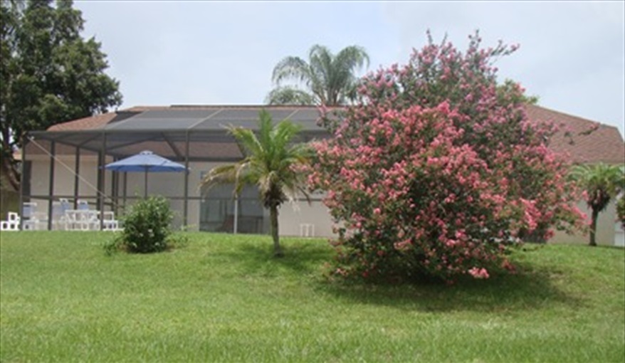 Villa Rear. Sunshine Villa in Loma Linda, Davenport, Orlando