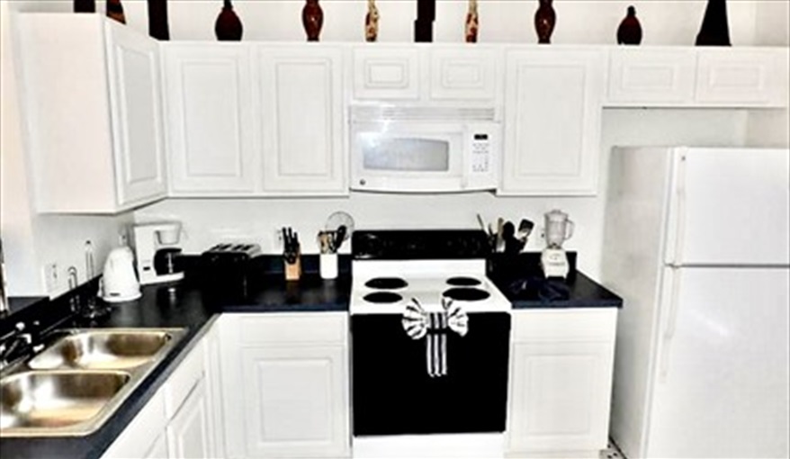 Fully equipped kitchen, everything is provided. Ref 80.Stunning Villa with private pool. Near Disney, Eagle Point in Eagle Pointe, Kissimmee, Orlando