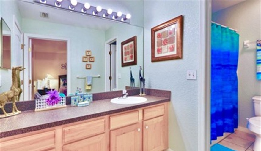 Bathroom 3 with ensuite shower. Ref 114. Modern family villa own pool, near Disney. Silver Creek in Silver Creek, Clermont, Orlando