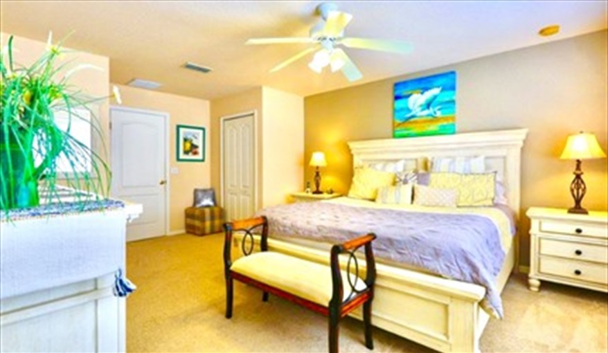 Bedroom 1: King size bed with ensuite. Ref 114. Modern family villa own pool, near Disney. Silver Creek in Silver Creek, Clermont, Orlando