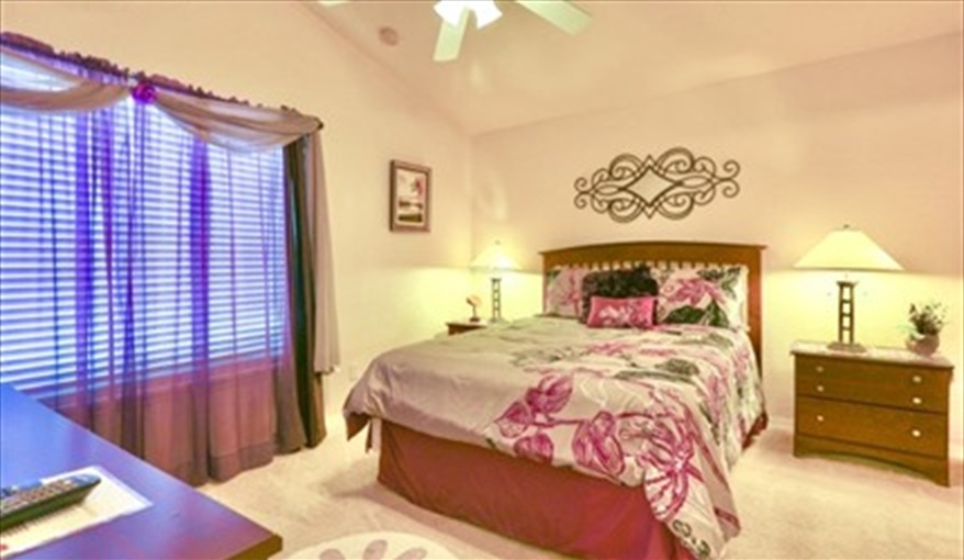 Bedroom 3: Queen size bed with shower ensuite. Ref 114. Modern family villa own pool, near Disney. Silver Creek in Silver Creek, Clermont, Orlando