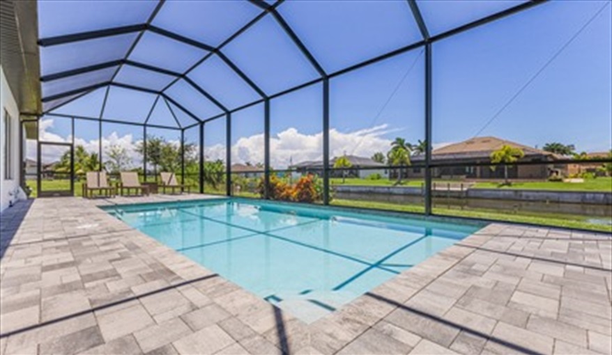 Villa Still Waters - south-facing paradise - pure tranquility – pure luxury in Cape Coral, Cape Coral, Gulf Coast