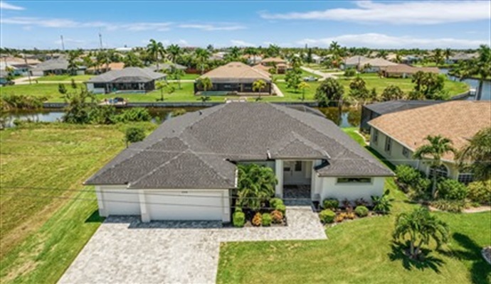 Villa Still Waters - south-facing paradise - pure tranquility – pure luxury in Cape Coral, Gulf Coast