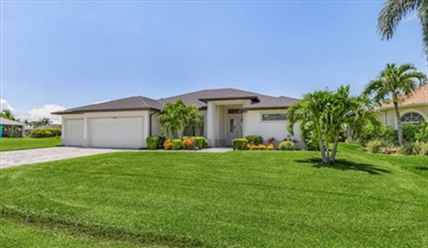 Villa Still Waters - south-facing paradise - pure tranquility – pure luxury in Cape Coral, Cape Coral, Gulf Coast