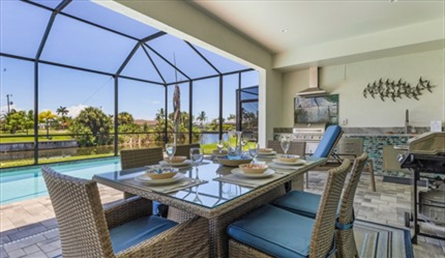 Villa Still Waters - south-facing paradise - pure tranquility – pure luxury in Cape Coral, Cape Coral, Gulf Coast