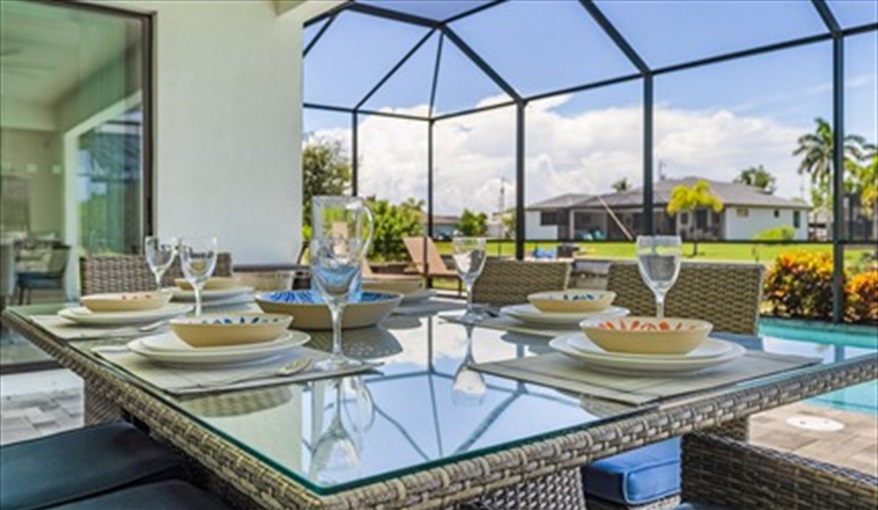 Villa Still Waters - south-facing paradise - pure tranquility – pure luxury in Cape Coral, Cape Coral, Gulf Coast