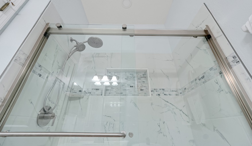Guest bathroom walk-in shower. CJS FLORIDA VILLA in Esprit, Davenport, Orlando
