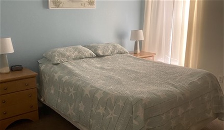 Bright Double Bedroom with plenty of closet space. CJS FLORIDA VILLA in Four Corners, Davenport, Orlando