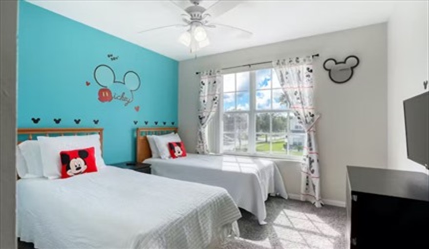 Mickey Mouse Twin. Magic Memories Paradise Villa in Cumbrian Lakes, Kissimmee, Orlando
