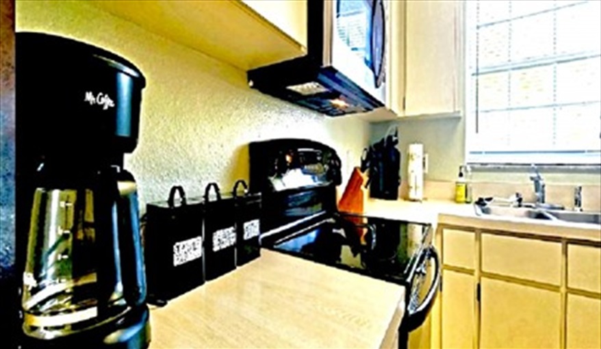 All the necessary appliances and equipment are available. Ref 993PF. Family home, free BBQ. Near Disney. Pet friendly in Lindfields, Kissimmee, Orlando