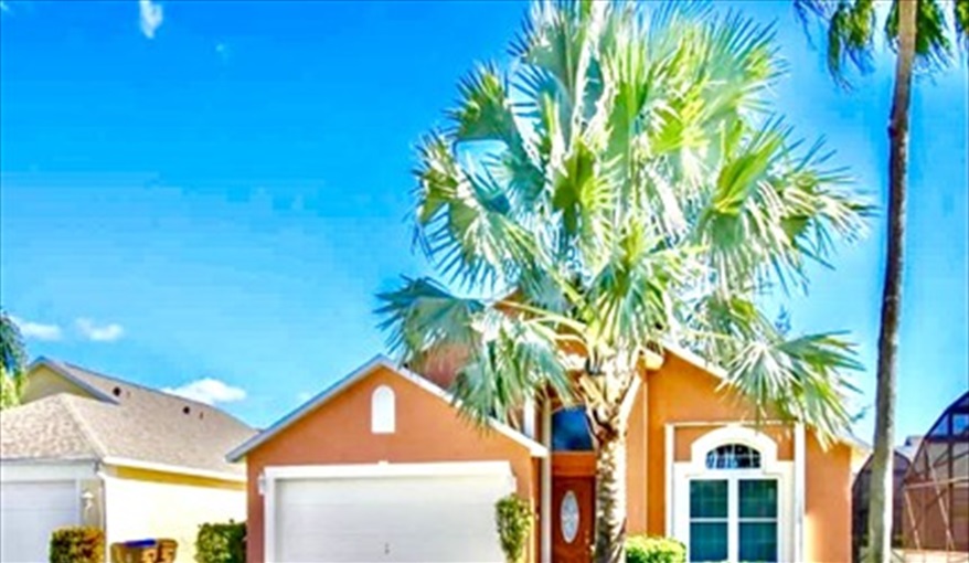 Your luxury air conditioned villa. Ref 17. Lake Berkley. Superb Villa , own pool. BBQ. Nr Disney. Gated resort in Lake Berkley Resort, Kissimmee, Orlando