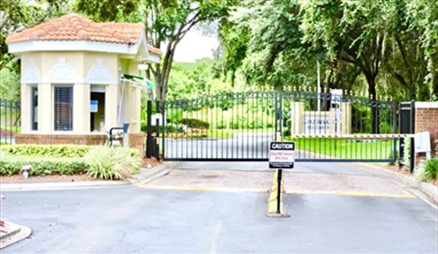 Secure gated resort. Ref 17. Lake Berkley. Superb Villa , own pool. BBQ. Nr Disney. Gated resort in Lake Berkley Resort, Kissimmee, Orlando