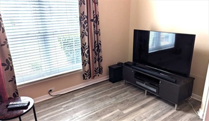 Second seating with TV. Ref 17. Lake Berkley. Superb Villa , own pool. BBQ. Nr Disney. Gated resort in Lake Berkley Resort, Kissimmee, Orlando