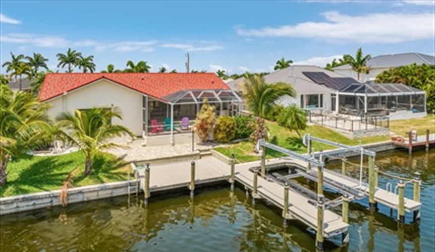 Villa Tropical Palms - SW Cape - South Facing W/front Home in Cape Coral, Cape Coral, Gulf Coast