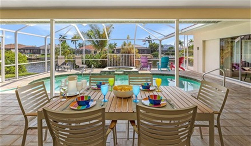 Villa Tropical Palms - SW Cape - South Facing W/front Home in Cape Coral, Cape Coral, Gulf Coast