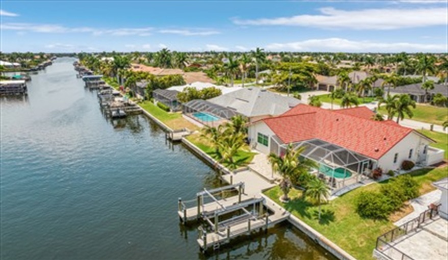 Villa Tropical Palms - SW Cape - South Facing W/front Home in Cape Coral, Cape Coral, Gulf Coast
