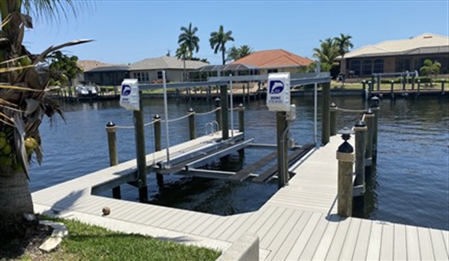 Villa Tropical Palms - SW Cape - South Facing W/front Home in Cape Coral, Cape Coral, Gulf Coast