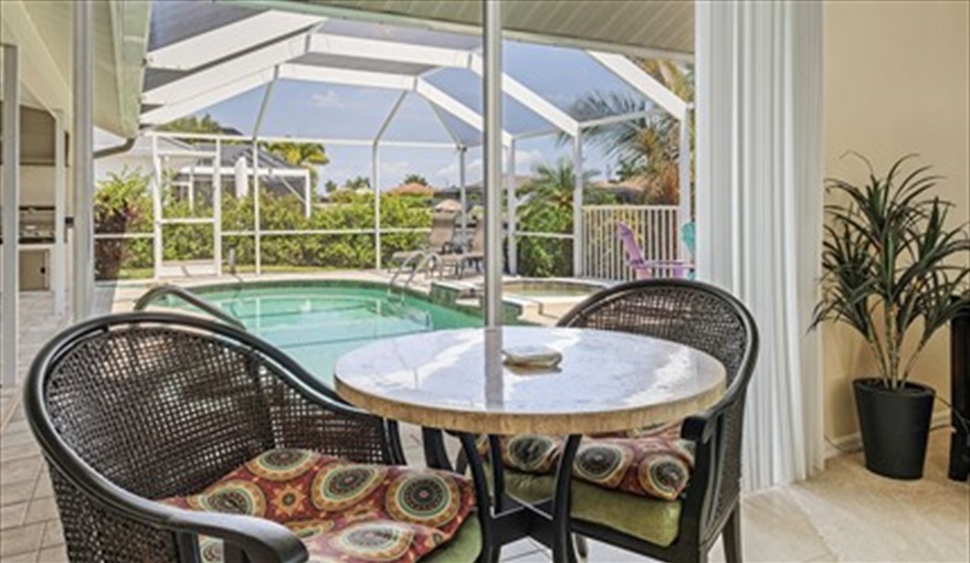Villa Tropical Palms - SW Cape - South Facing W/front Home in Cape Coral, Cape Coral, Gulf Coast