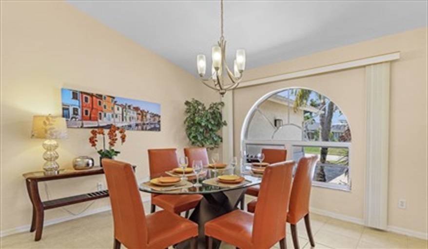 Villa Tropical Palms - SW Cape - South Facing W/front Home in Cape Coral, Cape Coral, Gulf Coast