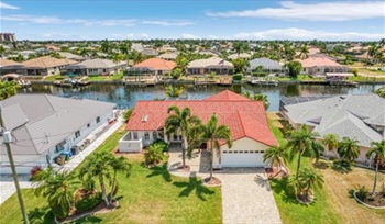 Villa Tropical Palms - SW Cape - South Facing W/front Home in Cape Coral, Cape Coral, Gulf Coast