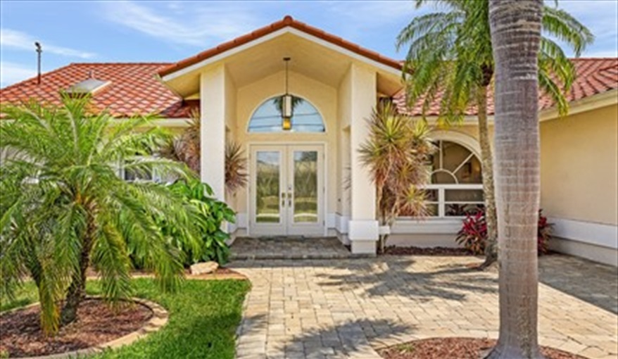 Villa Tropical Palms - SW Cape - South Facing W/front Home in Cape Coral, Cape Coral, Gulf Coast