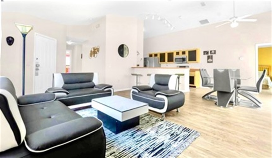 Large sitting room. ref 996PF. Stunning villa. South facing pool. Pet friendly in Town Centre Reserve, Davenport, Orlando