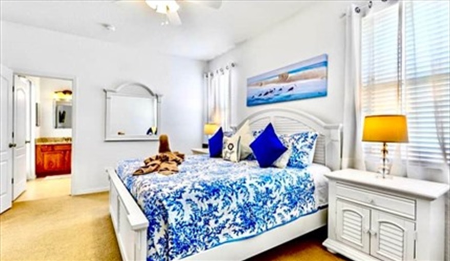 Master bedroom with ensuite bathroom. Ref 89. Stunning Villa on Highlands Reserve golf course in Highlands Reserve, Davenport, Orlando