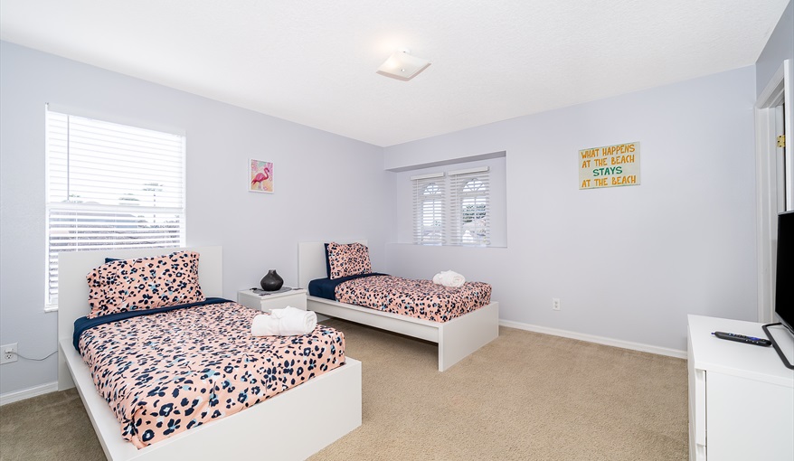 Villa Beautiful, Modern 5 Bed, 4 Bath Villa on Calabay Parc with Private Pool - Mins to Disney in Calabay Parc, Davenport, Orlando