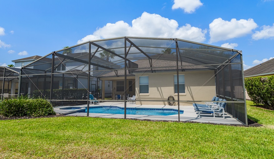 Villa Beautiful, Modern 5 Bed, 4 Bath Villa on Calabay Parc with Private Pool - Mins to Disney in Calabay Parc, Davenport, Orlando
