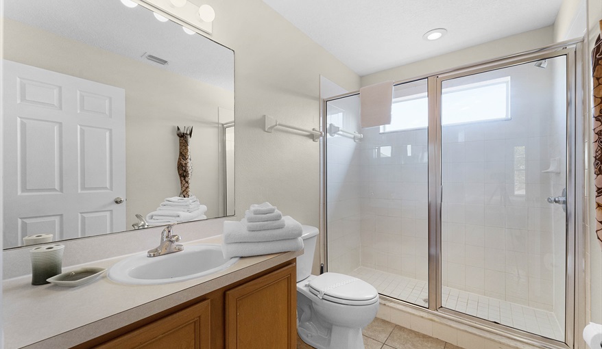 Villa Beautiful, Modern 5 Bed, 4 Bath Villa on Calabay Parc with Private Pool - Mins to Disney in Calabay Parc, Davenport, Orlando