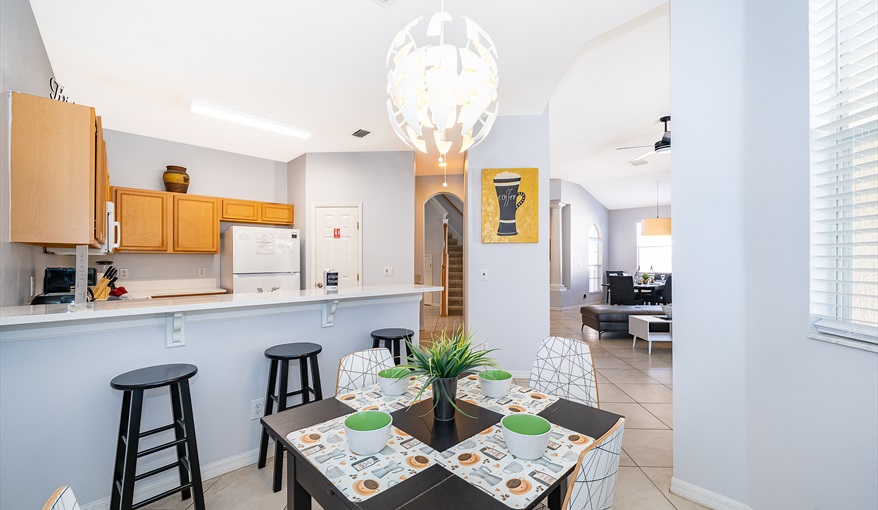 Villa Beautiful, Modern 5 Bed, 4 Bath Villa on Calabay Parc with Private Pool - Mins to Disney in Calabay Parc, Davenport, Orlando