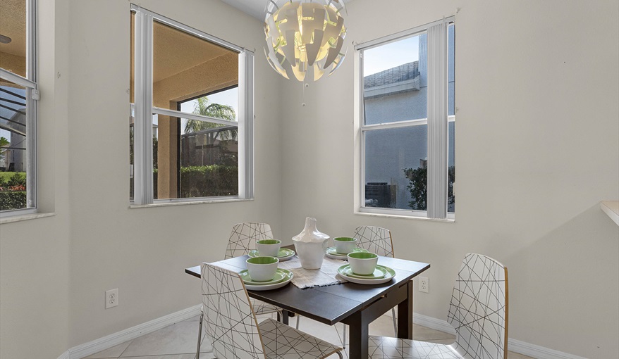 Villa Beautiful, Modern 5 Bed, 4 Bath Villa on Calabay Parc with Private Pool - Mins to Disney in Calabay Parc, Davenport, Orlando