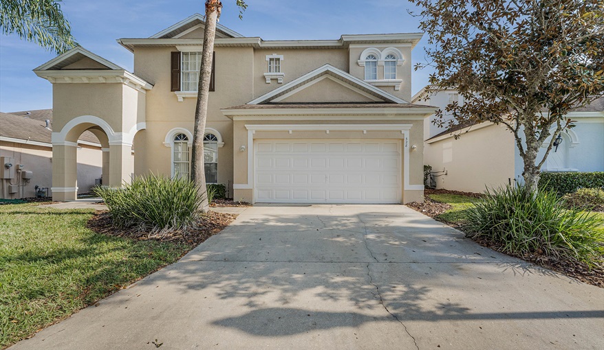 Villa Beautiful, Modern 5 Bed, 4 Bath Villa on Calabay Parc with Private Pool - Mins to Disney in Calabay Parc, Davenport, Orlando
