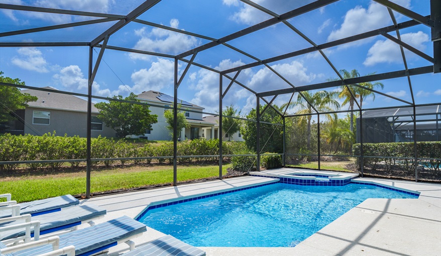 Villa Beautiful, Modern 5 Bed, 4 Bath Villa on Calabay Parc with Private Pool - Mins to Disney in Calabay Parc, Davenport, Orlando