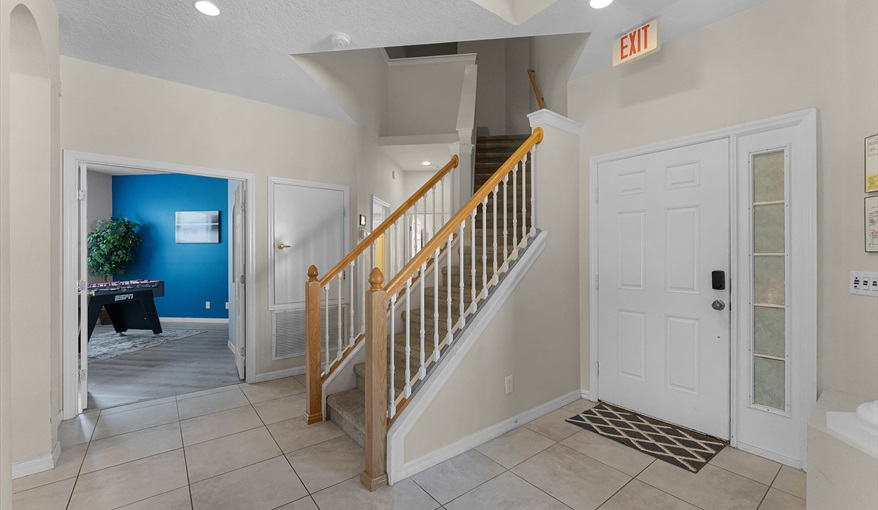 Villa Beautiful, Modern 5 Bed, 4 Bath Villa on Calabay Parc with Private Pool - Mins to Disney in Calabay Parc, Davenport, Orlando