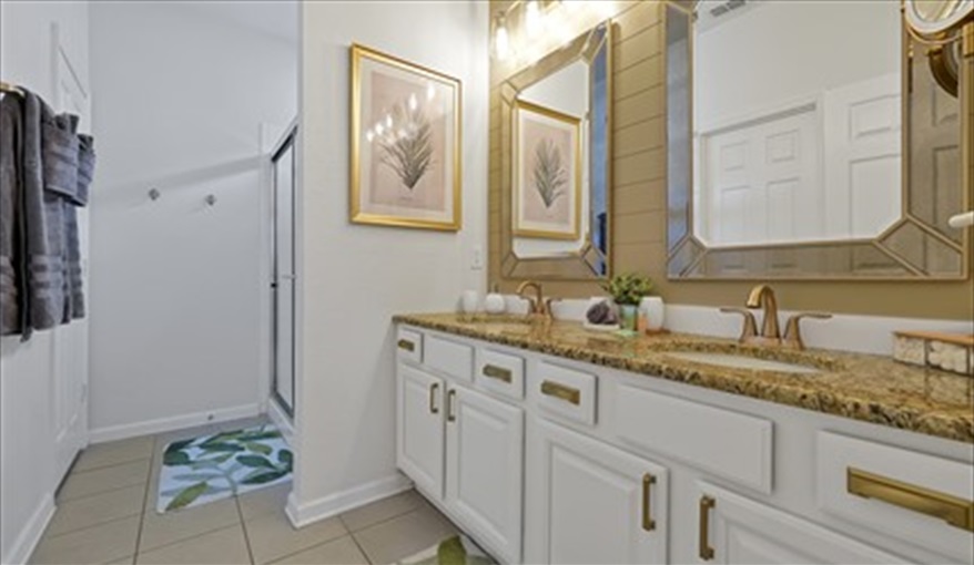 1st Floor Master Suite # 2 bathroom . Sunshine Villa at Windsor Hills  in Windsor Hills Resort, Kissimmee, Orlando