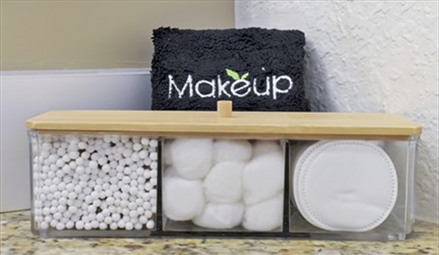 1st Floor Master Suite # 2 bathroom . Sunshine Villa at Windsor Hills  in Windsor Hills Resort, Kissimmee, Orlando