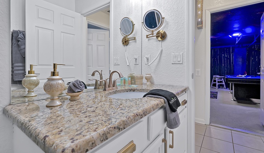 1st Floor Queen. Sunshine Villa at Windsor Hills  in Windsor Hills Resort, Kissimmee, Orlando