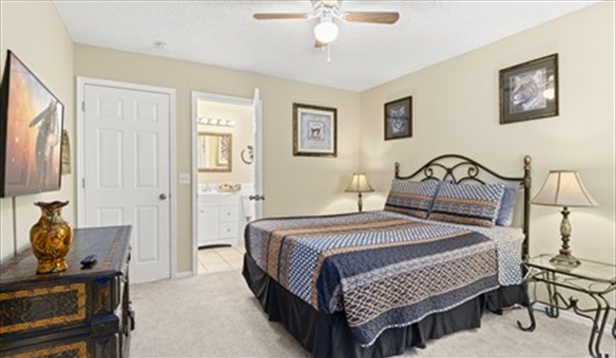 queen bedroom. Heron's Rest in Sunridge Woods, Davenport, Orlando