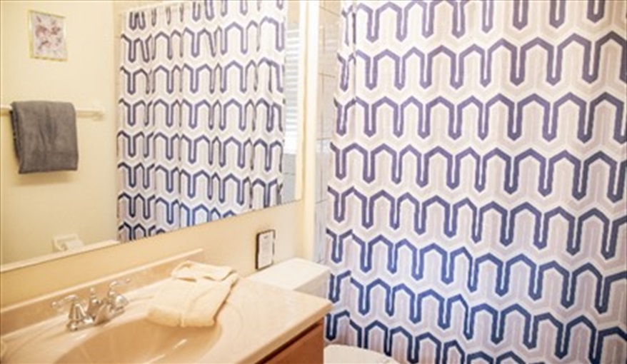Main Bathroom. Ourfloridadream at Sunridge Woods, Davenport in Sunridge Woods, Davenport, Orlando